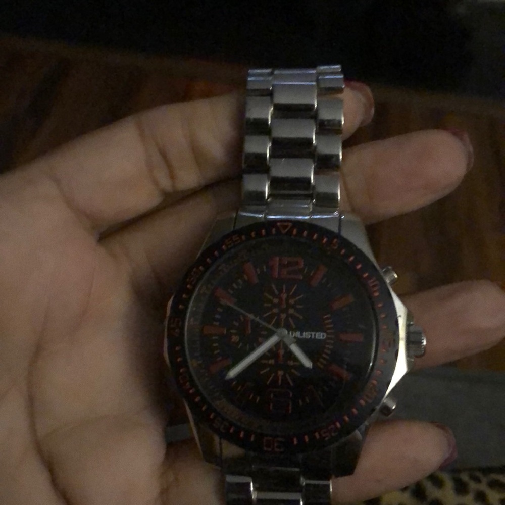 Watch - Picture 3 of 3